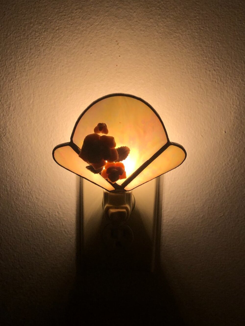 Vintage Stained Glass Porcelain Roses Plug In Night Light Iridescent 80s Cottage